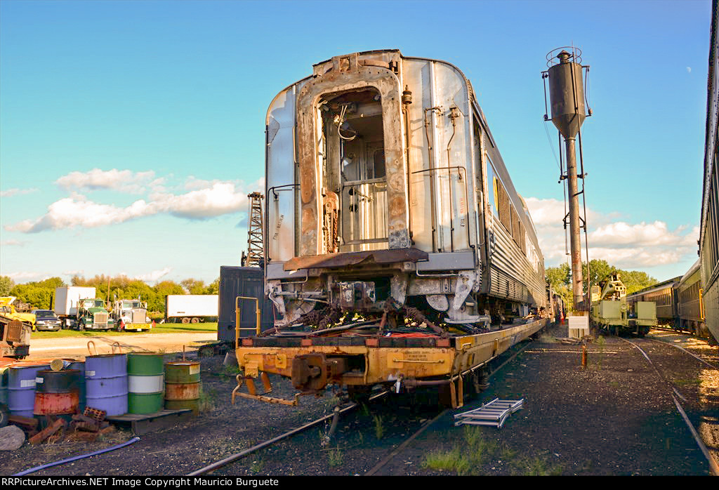 ITTX Flat car with Grand Canyon Railway Passenger car (Dome)